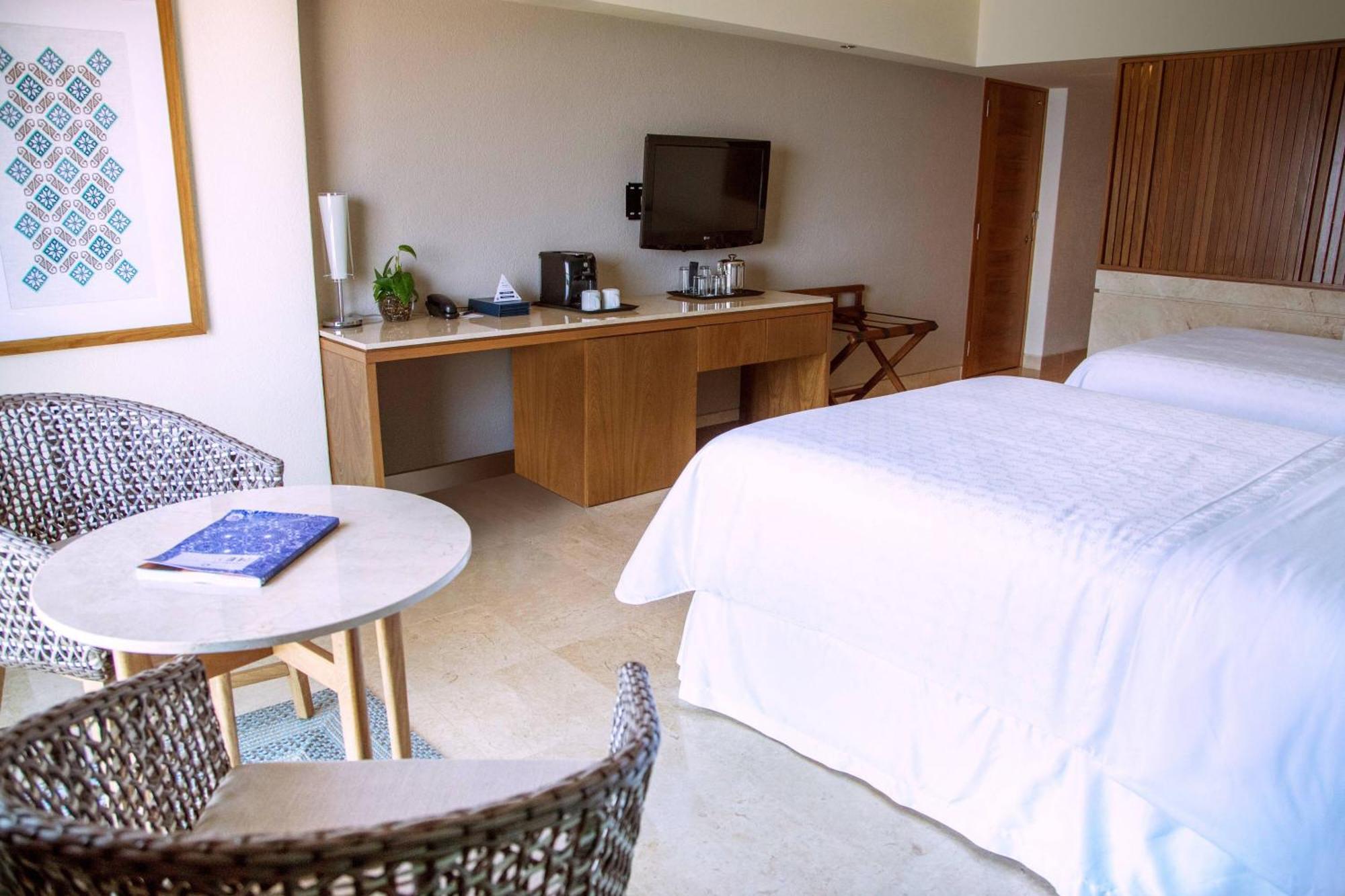 Sheraton Buganvilias Resort & Convention Center Пуерто Валярта Екстериор снимка